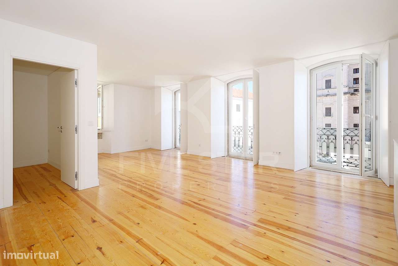 Apartamento T2 - 2 Suites - Novo - Panteão - Vista Rio - Garagem-5
