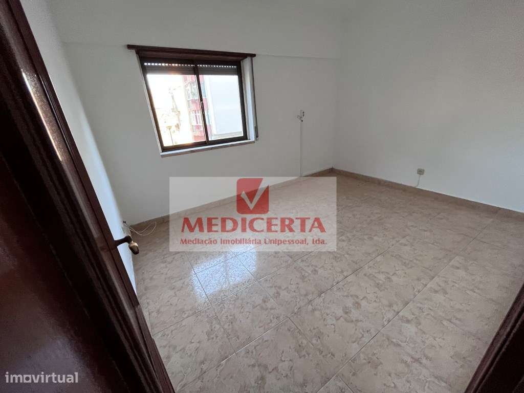 Casal do Cotão - T2 Como Nova-13