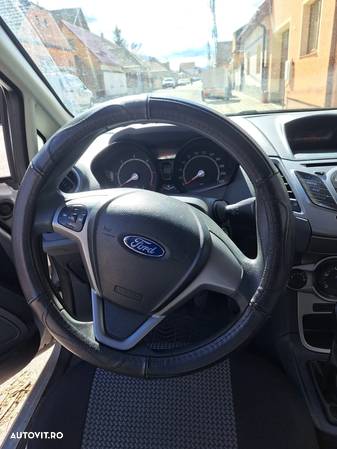 Ford Fiesta - 11