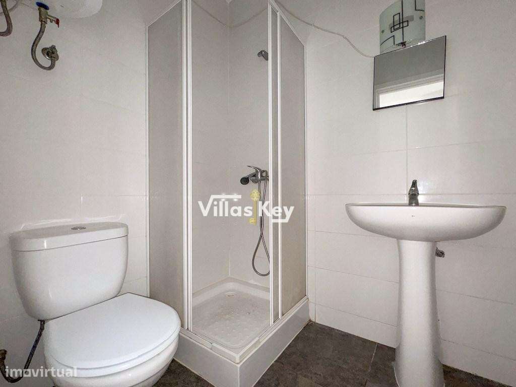 Prédio com 2 garagens e 2 casas de banho em Bensafrim Lagos. - Grande imagem: 5/11