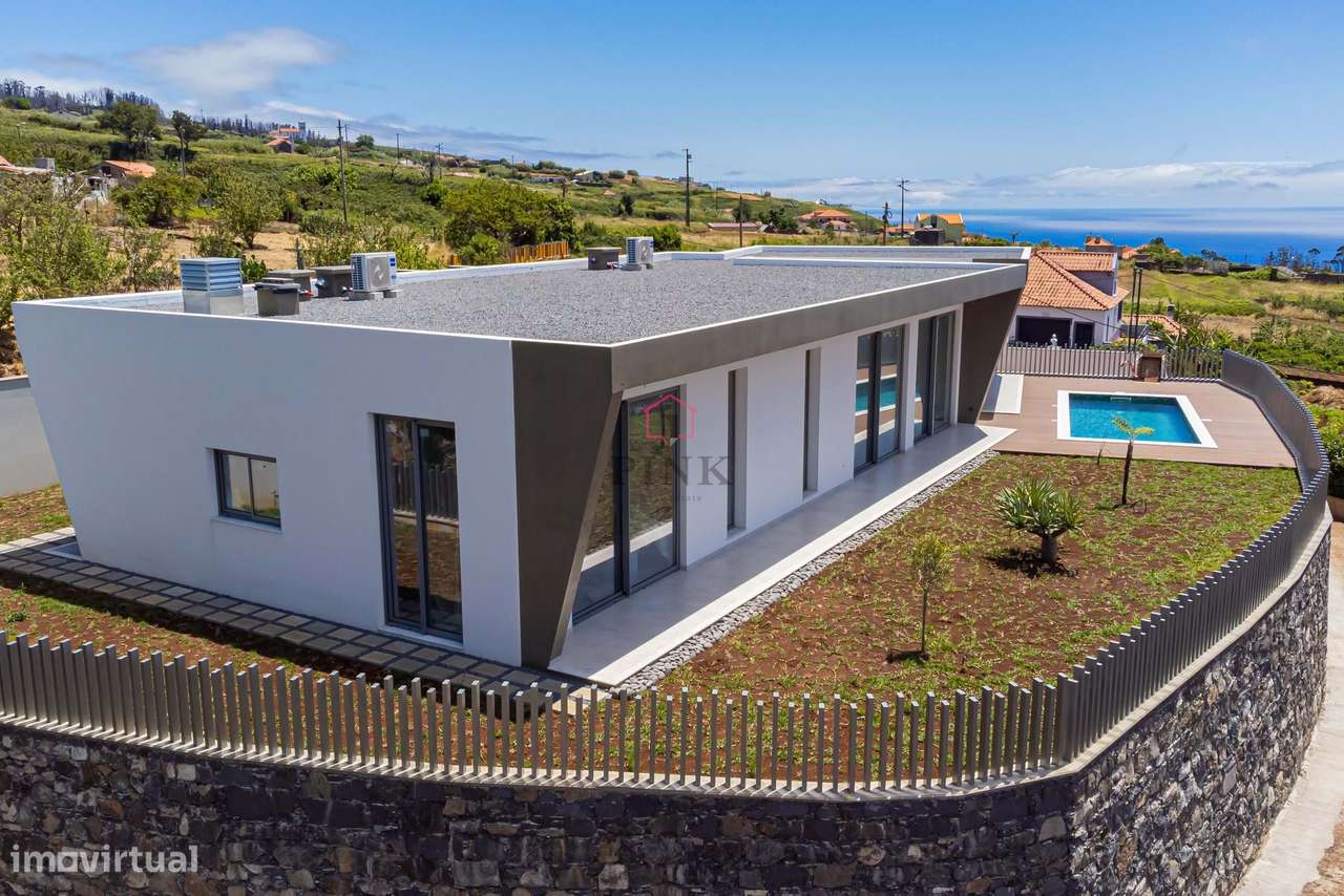 Moradia Moderna com Piscina - T3 na Ponta do Pargo, Calheta-10