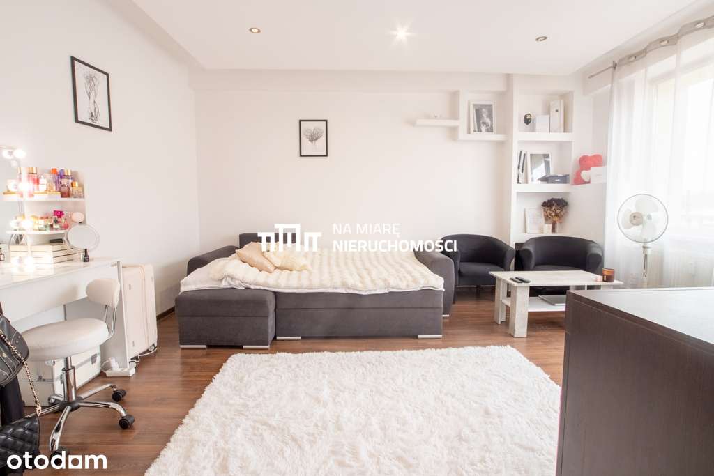 Kawalerka lub 2 pokoje, Oddzielna Kuchnia, Parking-1