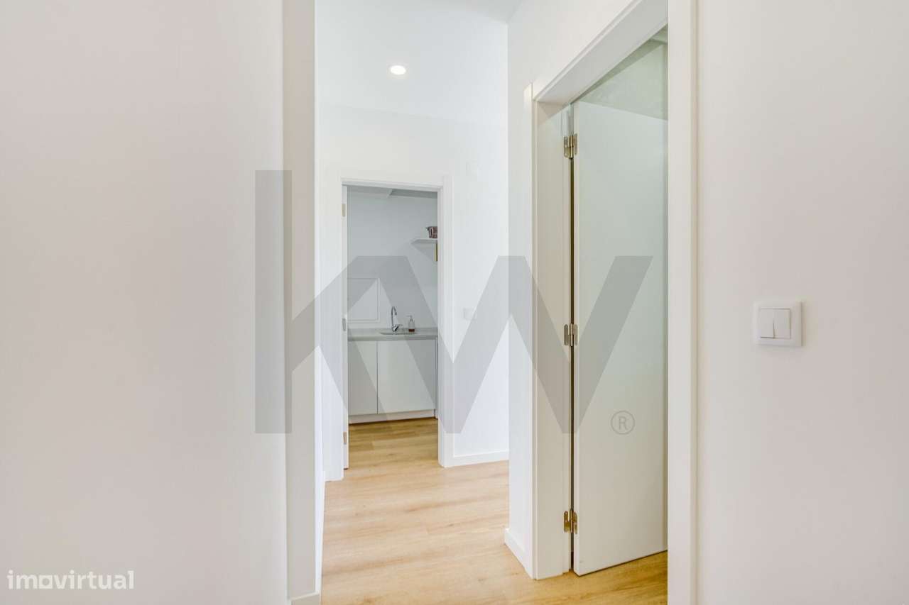 Fabulosa Moradia T4 com Piscina e Espaço Exterior-17