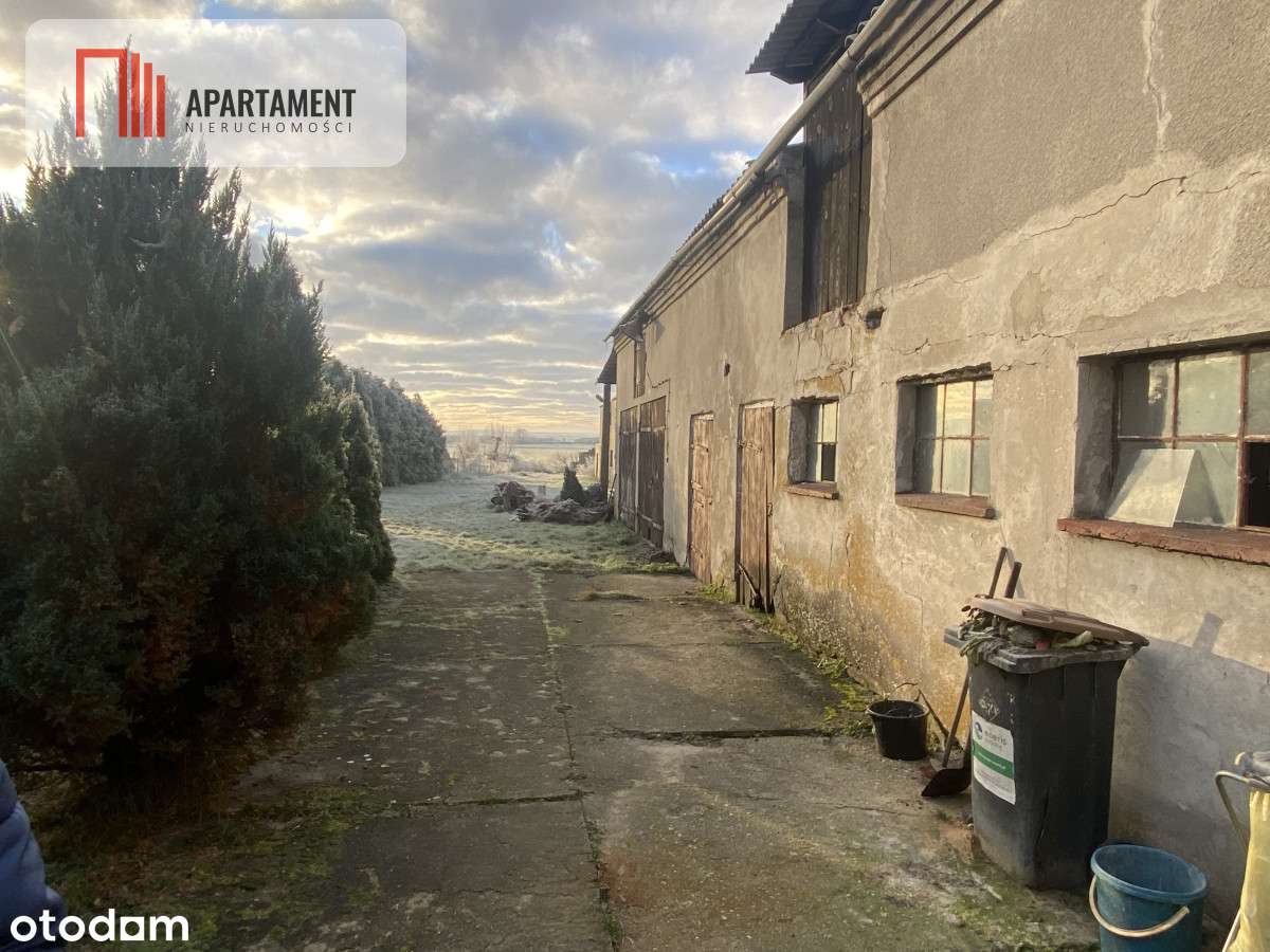 Dom Siedlisko z budynkami gospodarczymi-3