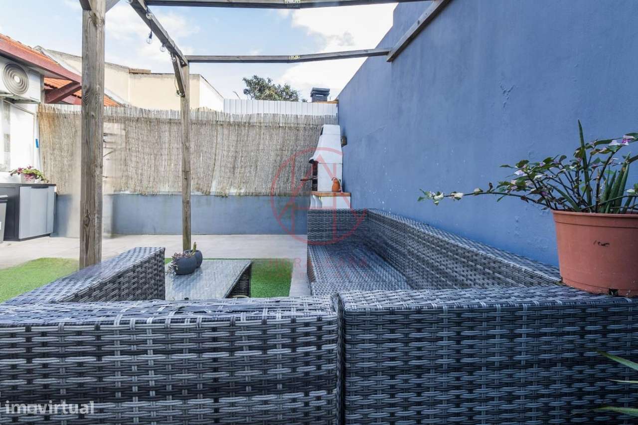 Moradia T2+1 com Logradouro 40m2 - Grande imagem: 3/30