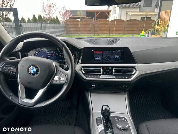 BMW Seria 3 320d Advantage - 11