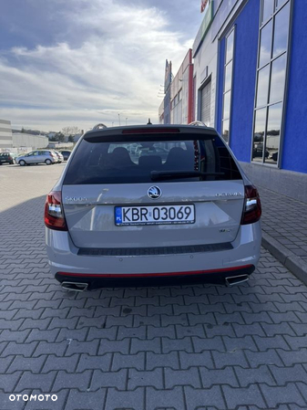 Skoda Octavia Combi 2.0 TDI DSG RS - 27