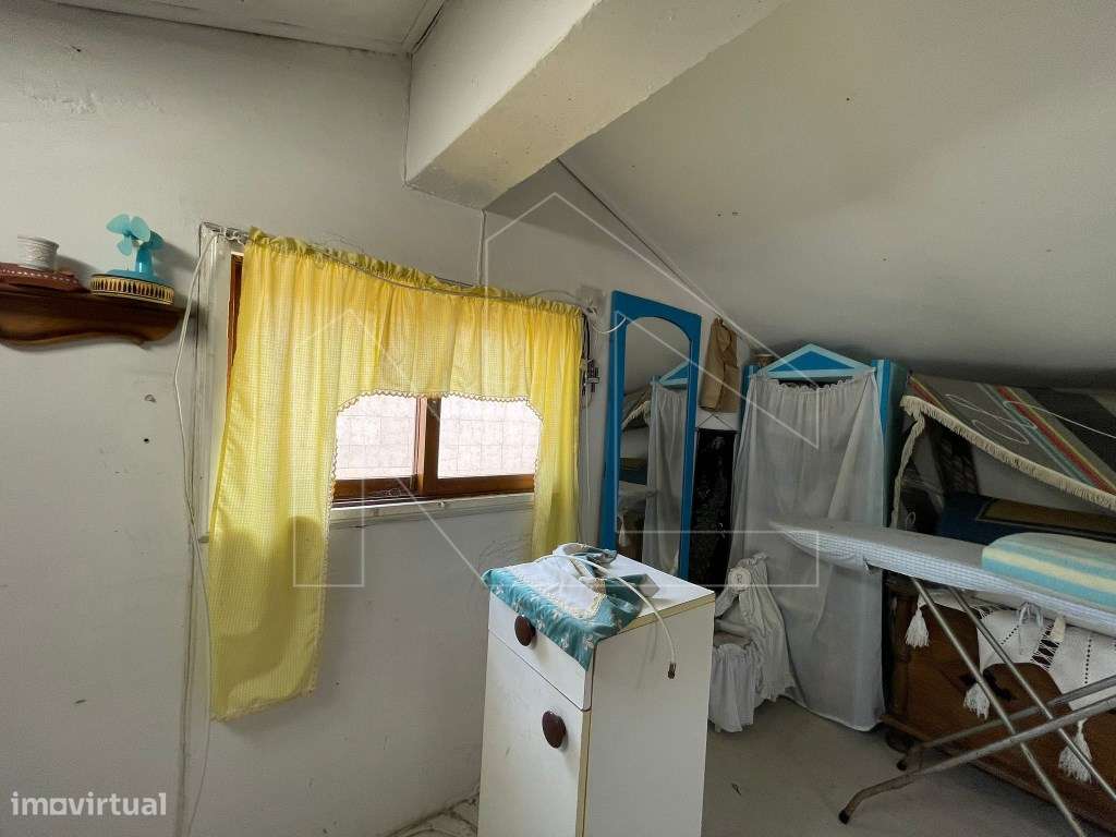 Moradia T3 com pátio e sótão amplo - Centro de Ílhavo-17