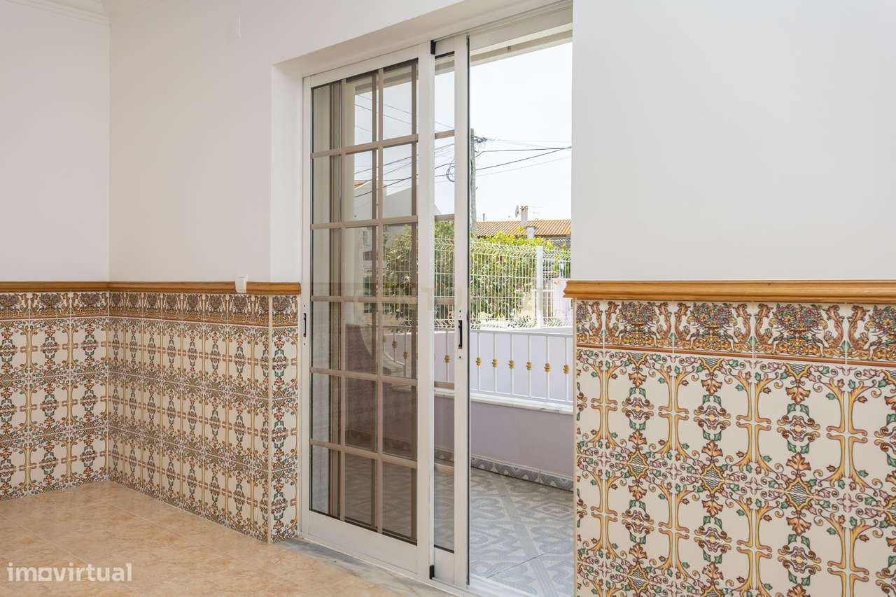 Moradia de 6 assoalhadas em lote de 500 m2-14