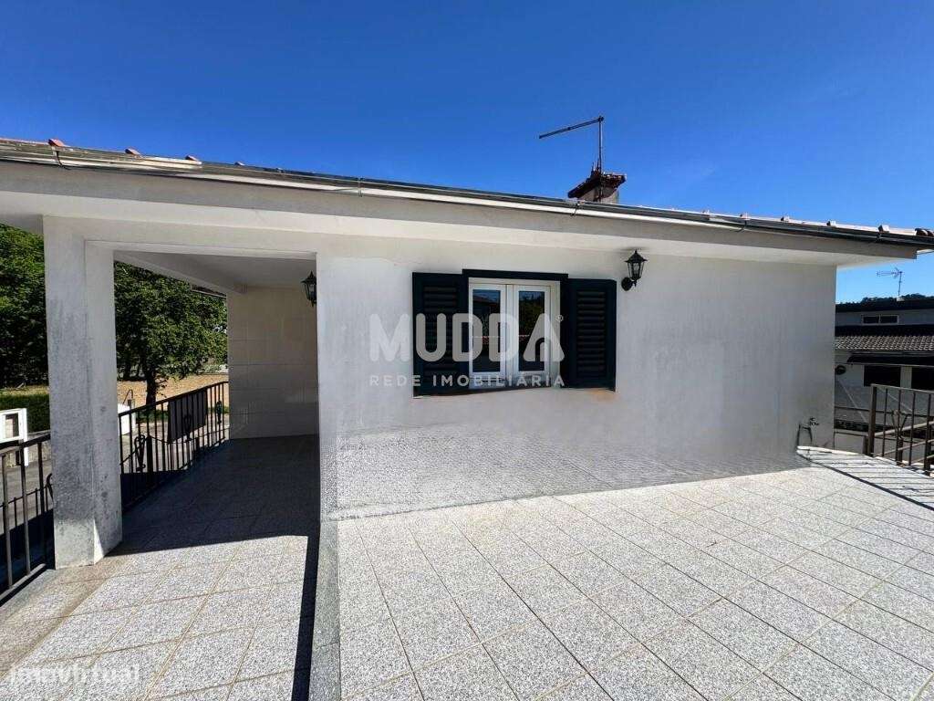 Moradia de 2 Pisos – Excelente Oportunidade em Romariz, Santa Maria da-24