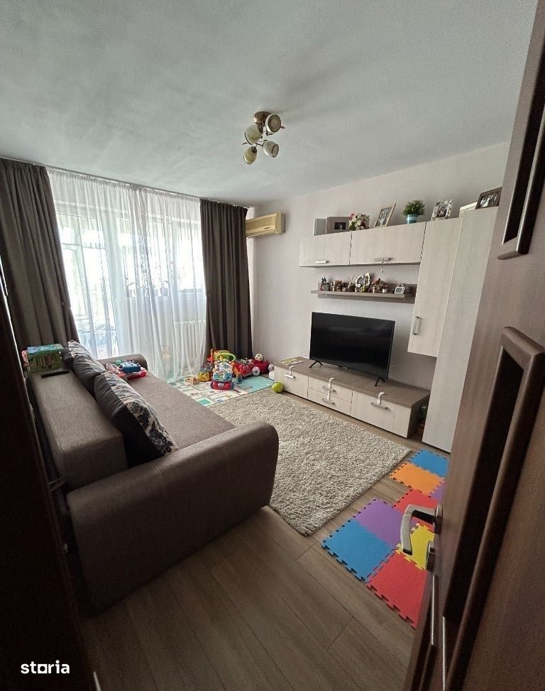 Apartament 3 camere-zona Metrou Raul Doamnei