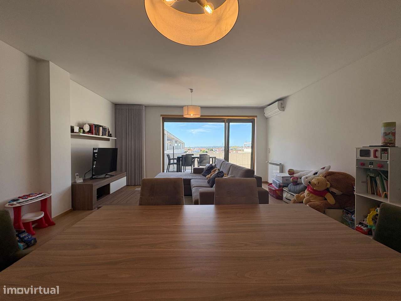 Apartamento T3 (recuado) com 56m2 de terraço, no centro da Trofa-9