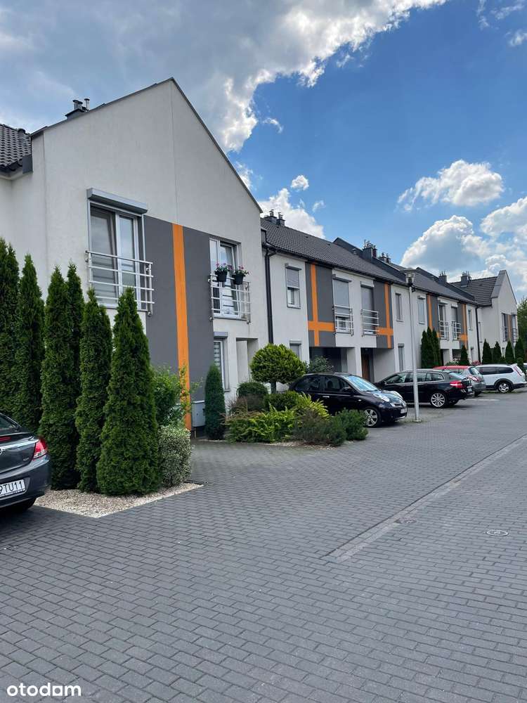 Dom/szeregowiec w Plewiskach, 2 parkingi, 2 łazienki, 4 pokoje, ogród.