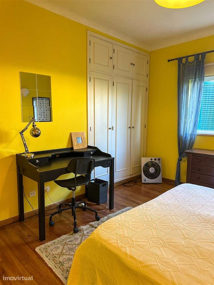 Moradia T5 com piscina e jardim a poucos metros da Praia do Alemão – A-19