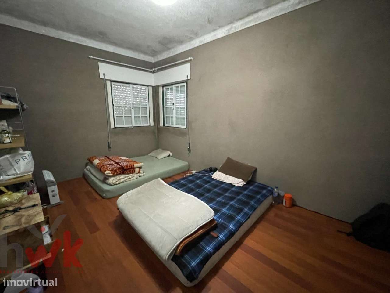 Casa dividida em 3 apartamentos com garagem-8