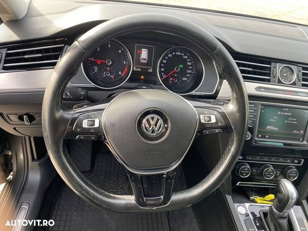 Volkswagen Passat Variant 2.0 TDI SCR DSG BlueMotion Highline - 23