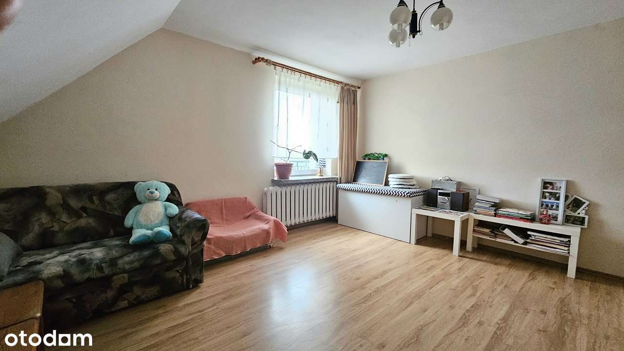 Przestronny dom z garażem w spokojnej okolicy-7