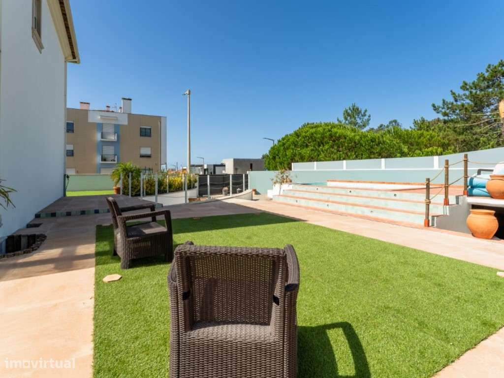 Moradia T3 com piscina e excelente exposição solar na Nazaré-25