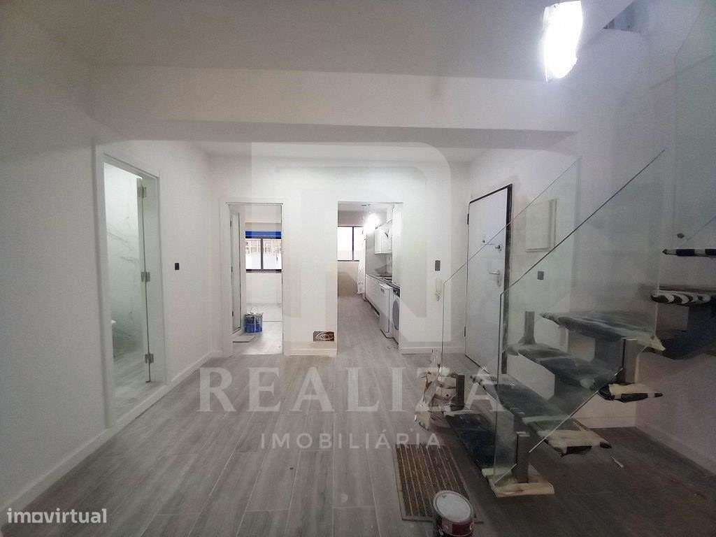 Apartamento T3 remodelado duplex com terraço e garagem na Costa da ... - Grande imagem: 4/31