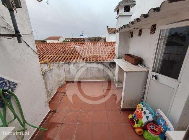 Moradia T3 no centro da Vila de Redondo-18