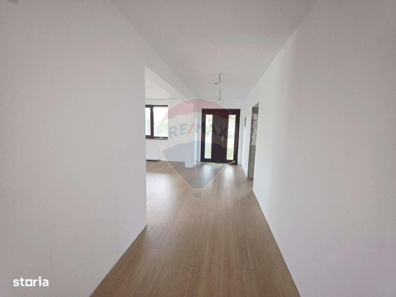 Casă cu livadă și teren generos – Girov-18