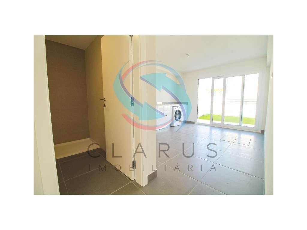 Moradia geminada em Vale de Milhaços-32