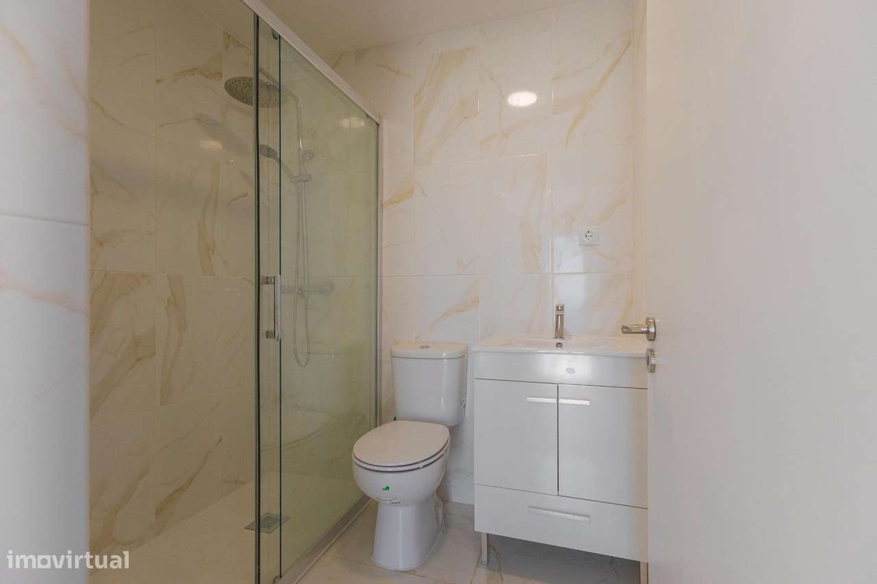 Moradia T1+1 totalmente renovada, junto ao Hospital de São João - Grande imagem: 5/19