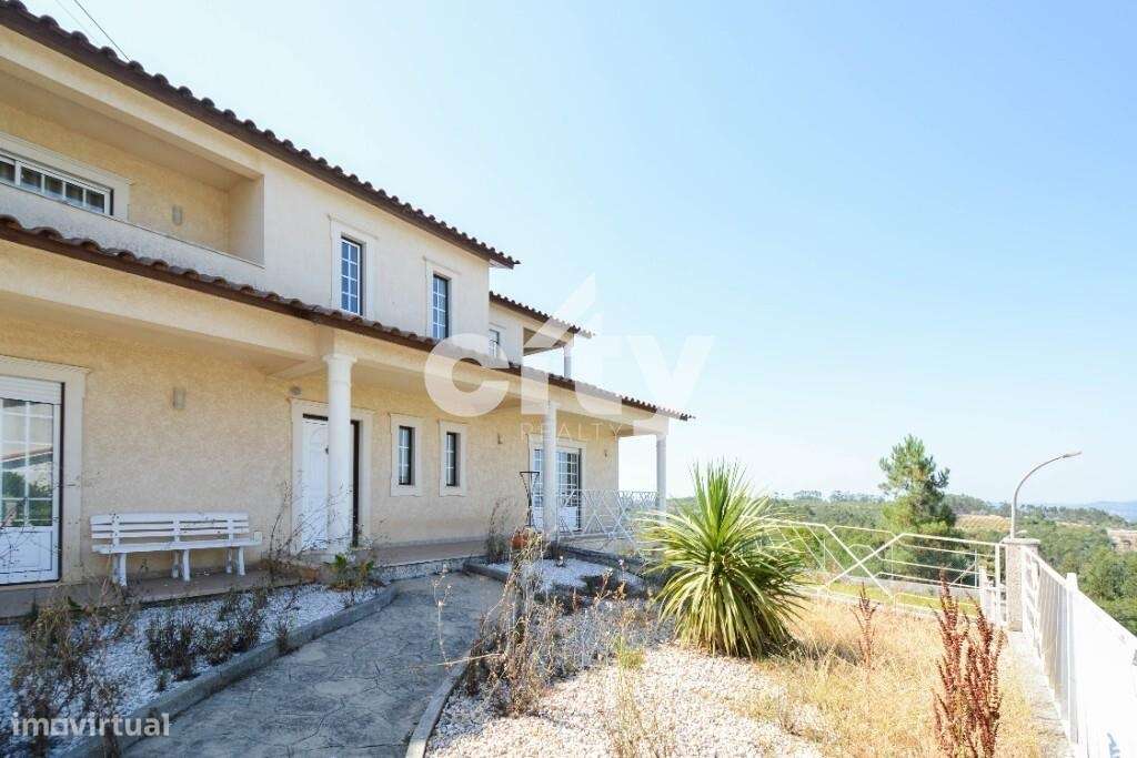 MORADIA T4  COM GARAGEM, LOTE -700 m2, ÁREA DE CONSTRUÇÃO 363 m2-22