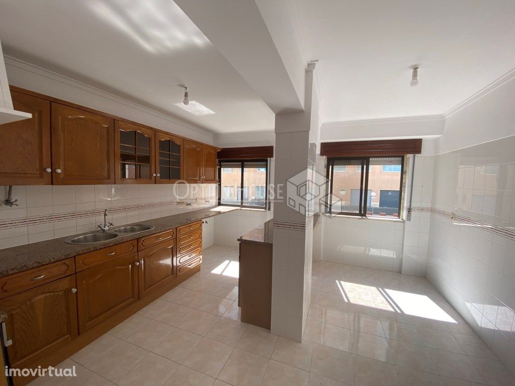 Apartamento T2 c/ 2 WC's Rio de Mouro