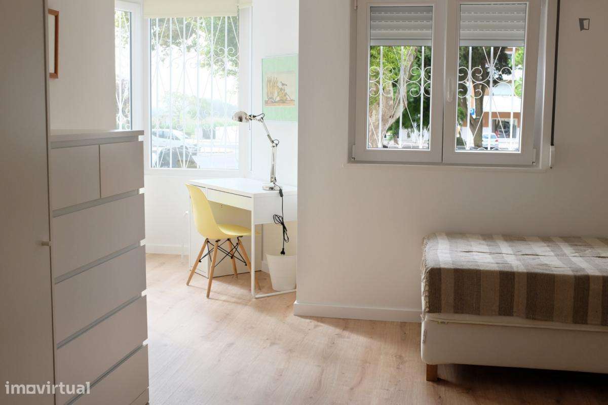 Quarto - localizado em Carcavelos Lisbon - Grande imagem: 3/6