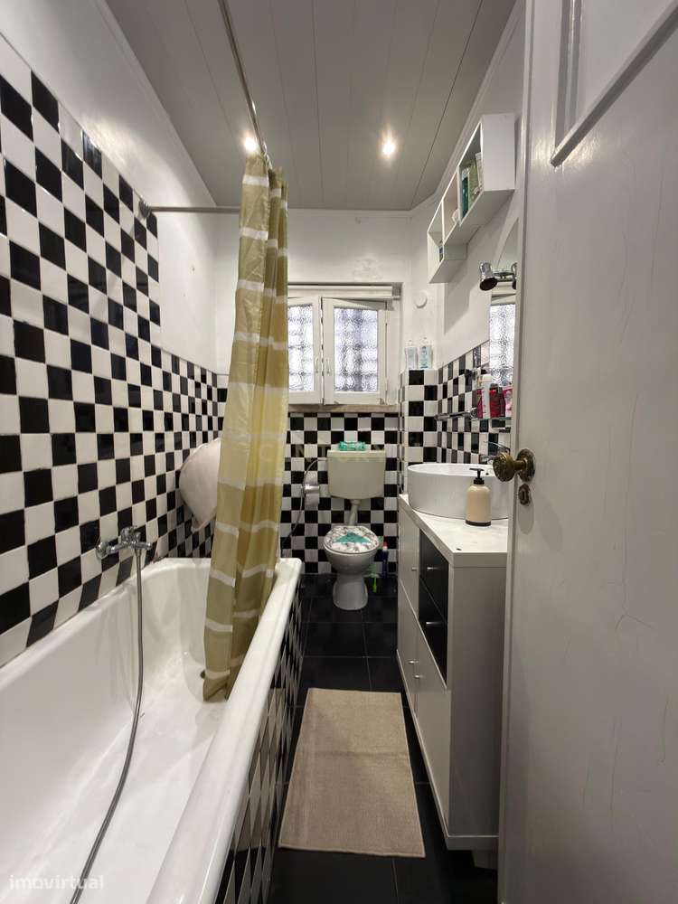 T2 no centro da Amadora, junto ao Babilónia e Metro-18