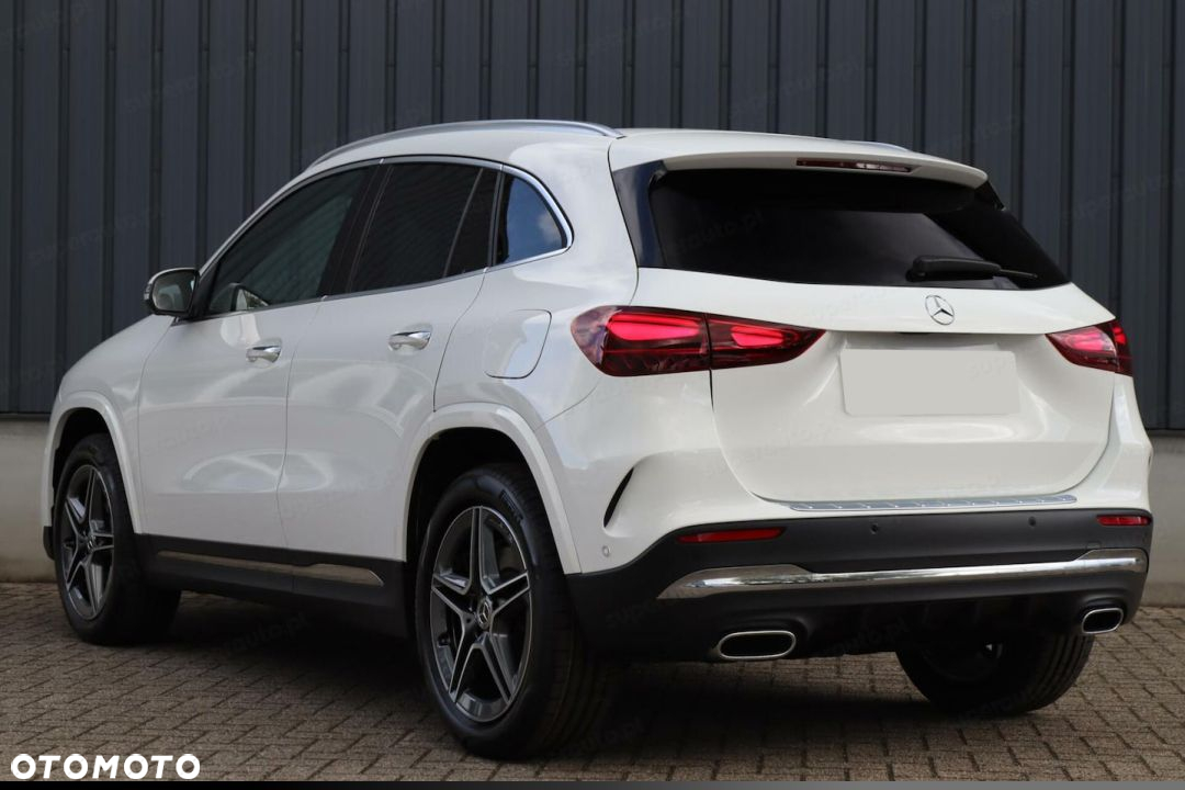 Mercedes-Benz GLA 200 AMG Line - 4