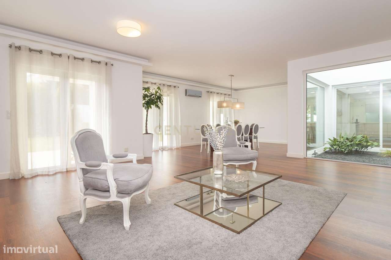 Moradia T6 independente em Barcarena - Qualidade e sofisticação numa s - Grande imagem: 1/51