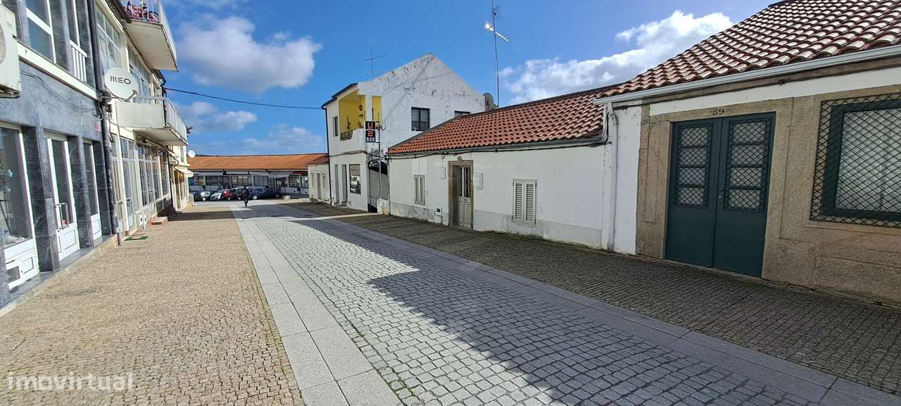 Moradia para restaurar T2 em Miranda do Douro - Grande imagem: 5/33