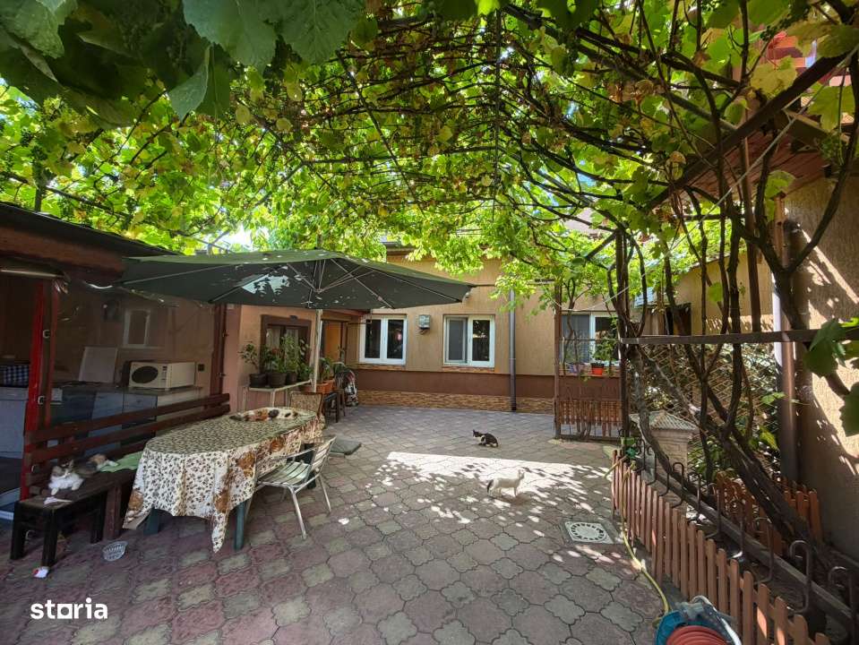 Casa 5 Camere/ Curte/ Bucurestii noi/ Centrala/ Parcare/ Garaj