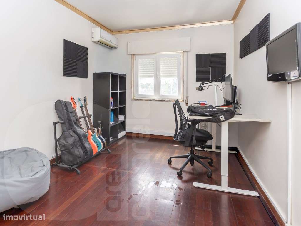 APARTAMENTO T3 DUPLEX INVERTIDO COM GARAGEM FECHADA UMA RARIDADE NO...-8
