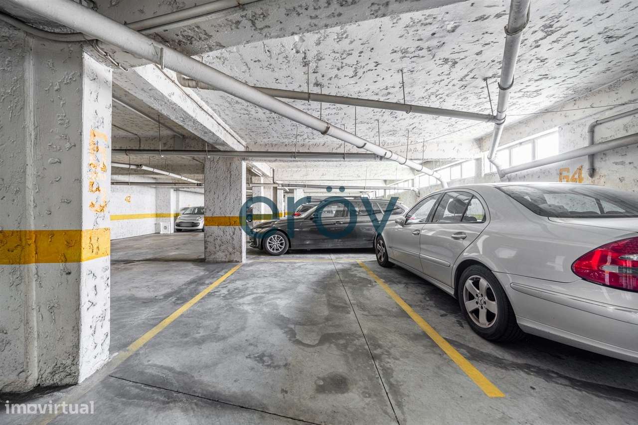 Apartamento T1 com Lugar de Garagem a 500 Metros da Praia – Póvoa de V-17