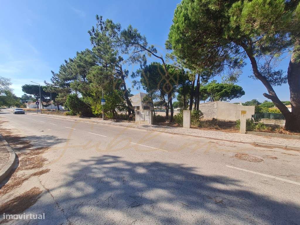 Lote de Terreno para construção Urbana-0