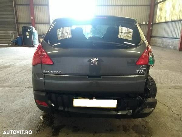 Far stanga Peugeot 3008 2013 MPV 1.6 HDi - 6