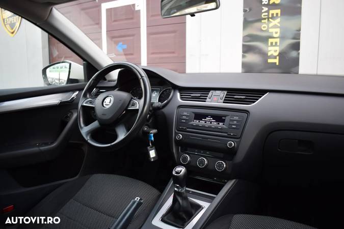 Skoda Octavia Combi 2.0 TDI Ambition - 11