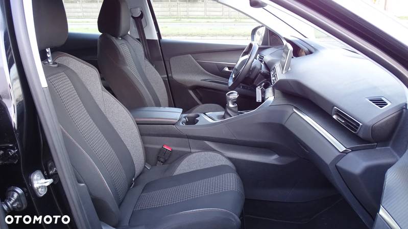 Peugeot 3008 1.2 PureTech Active S&S - 11