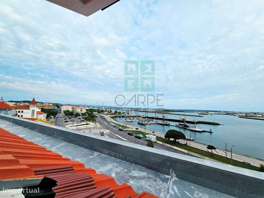 Apartamento T5 duplex, frente marina, na Figueira da Foz-42