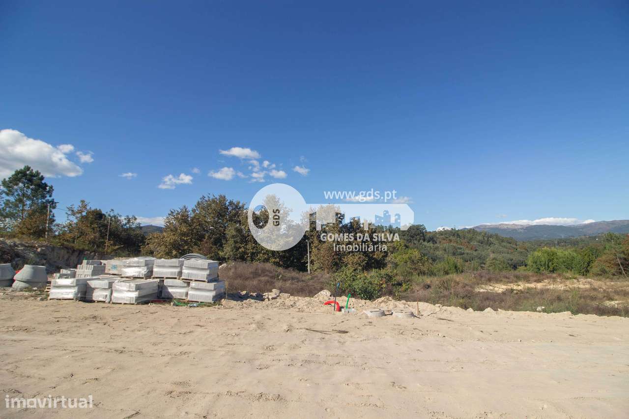 Moradia em Banda T3 Chave na Mão – Loteamento em Águas Santas, Moure-10