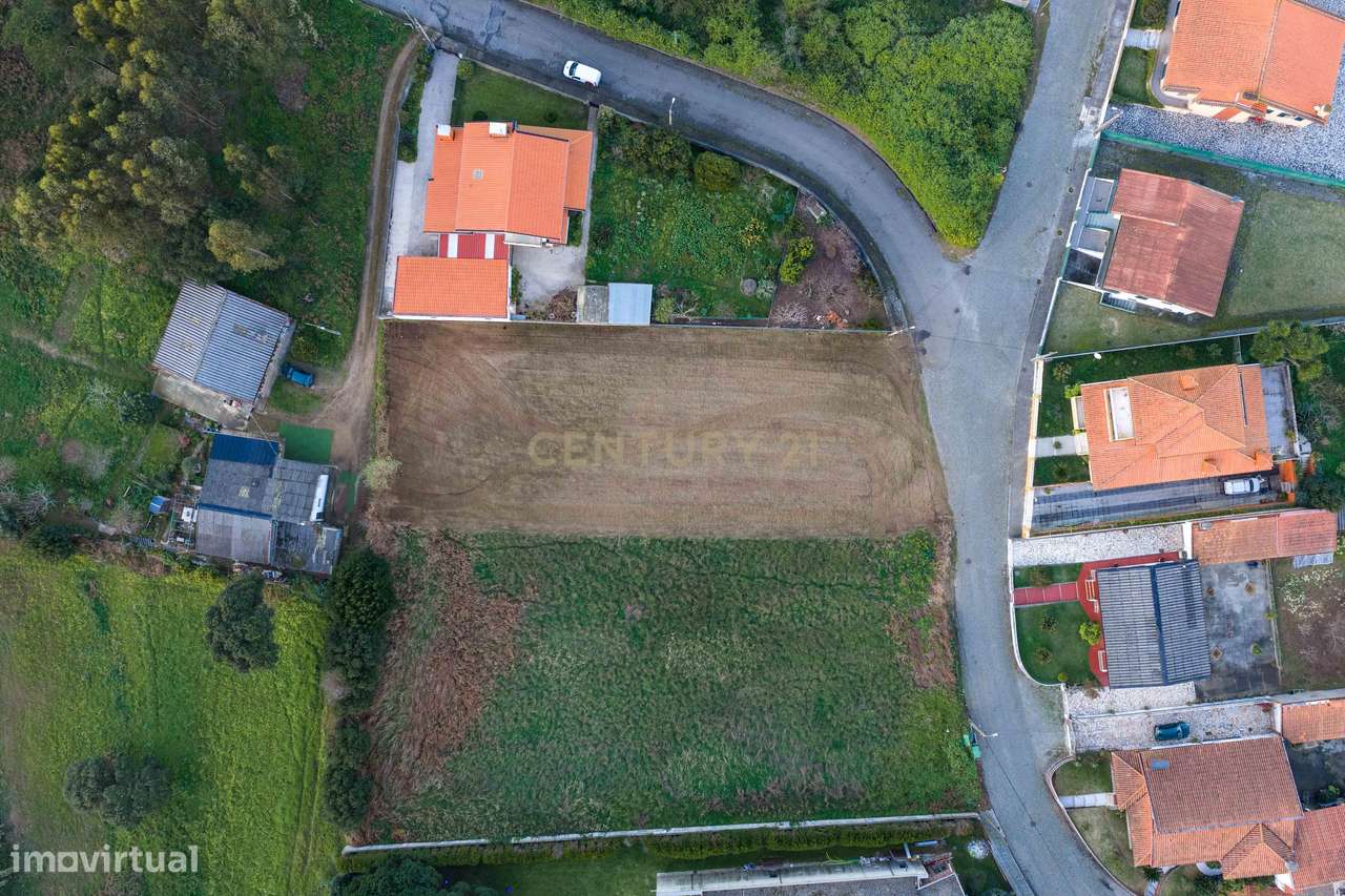 Terreno Urbanizável para moradia de 4 frentes em Paramos-Espinho-7