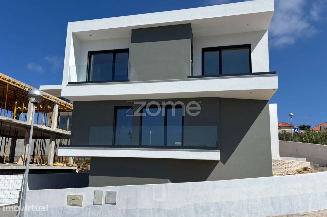 Moradia Nova - A Poucos Minutos da Praia - Grande imagem: 5/53