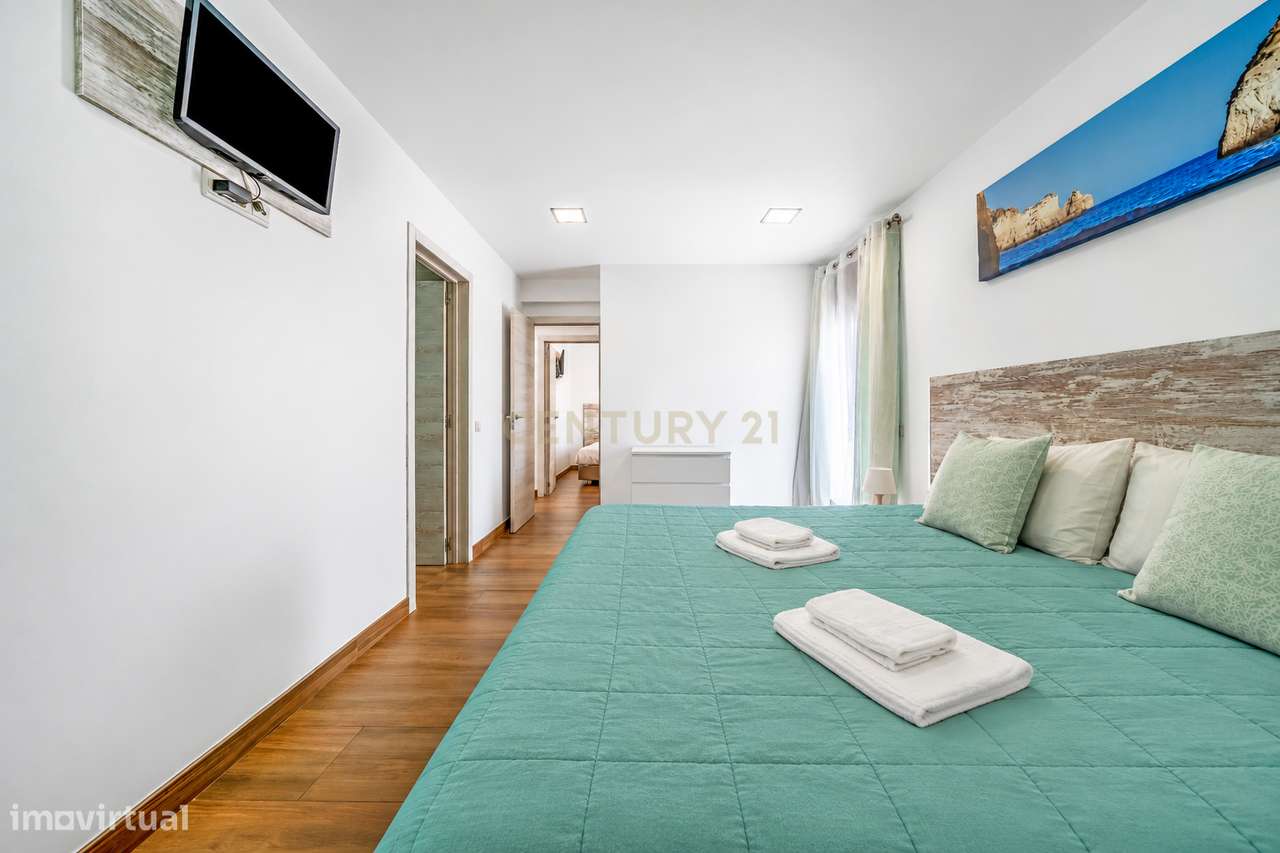 Apartamento T2 com terraços e piscina a 100 metros da praia da Oura –-16