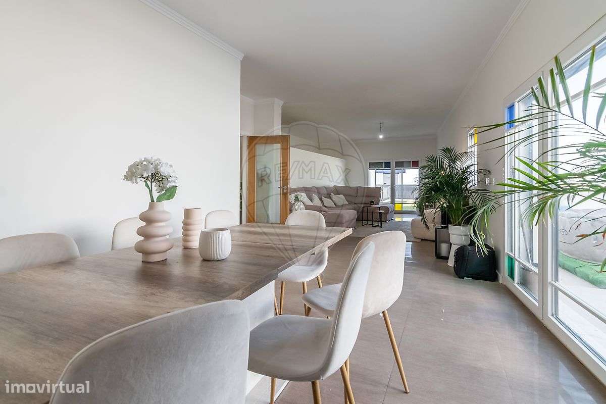 Moradia Térrea isolada T3 com jardim em Sesimbra-8