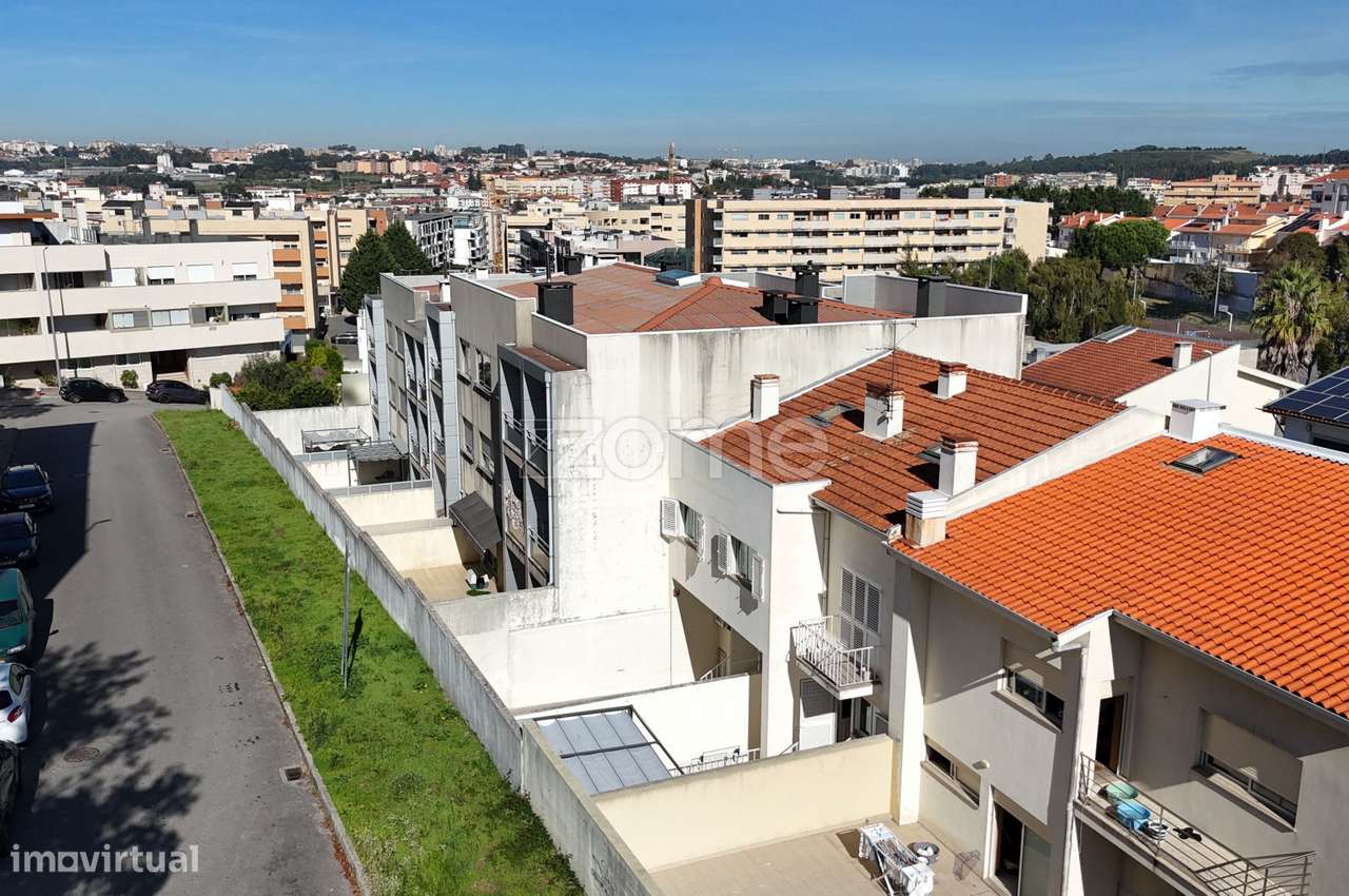 Moradia T3 com suite, garagem e terraço em Rio Tinto, Gondomar-0