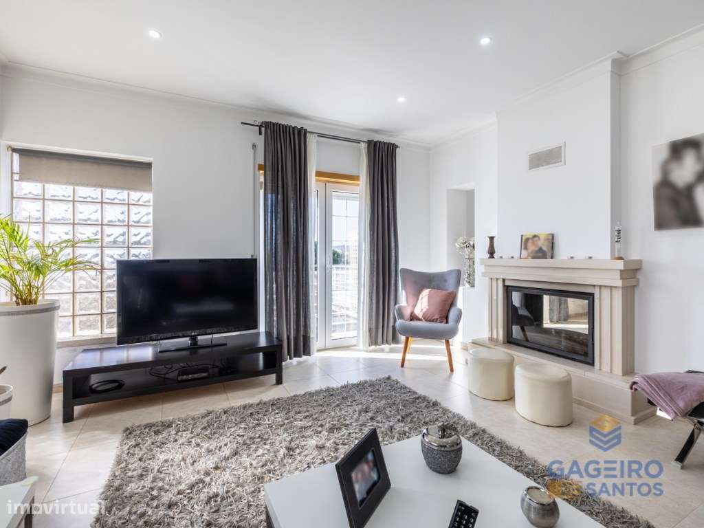 Moradia Independente T4 +1 em São Martinho do Porto-12