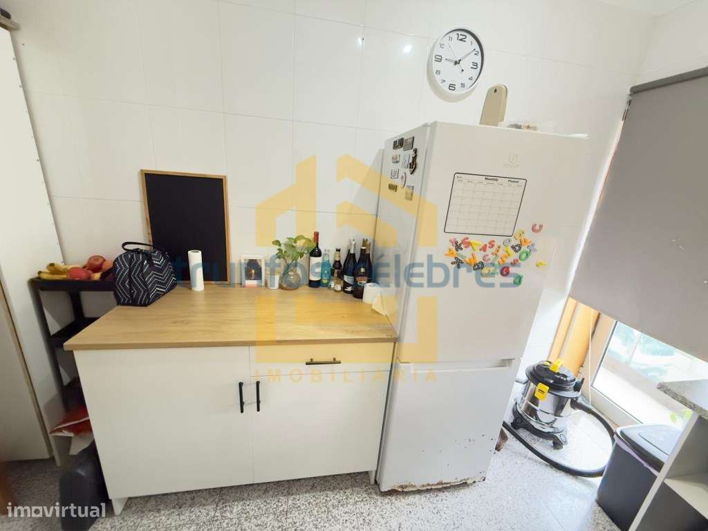 T2 com Vista Mar a 100 Metros da Praia com garagem fechada-5